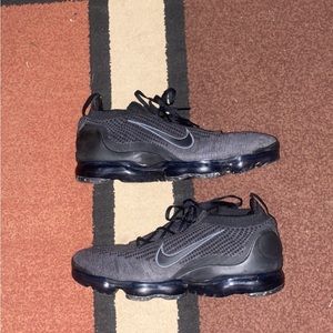 Triple Black Vapormax
